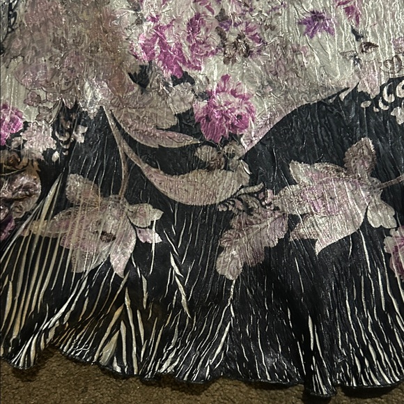 Komarov Silver-Gray Velvet Midi Dress with Pink Floral Accents - Picture 4 of 5